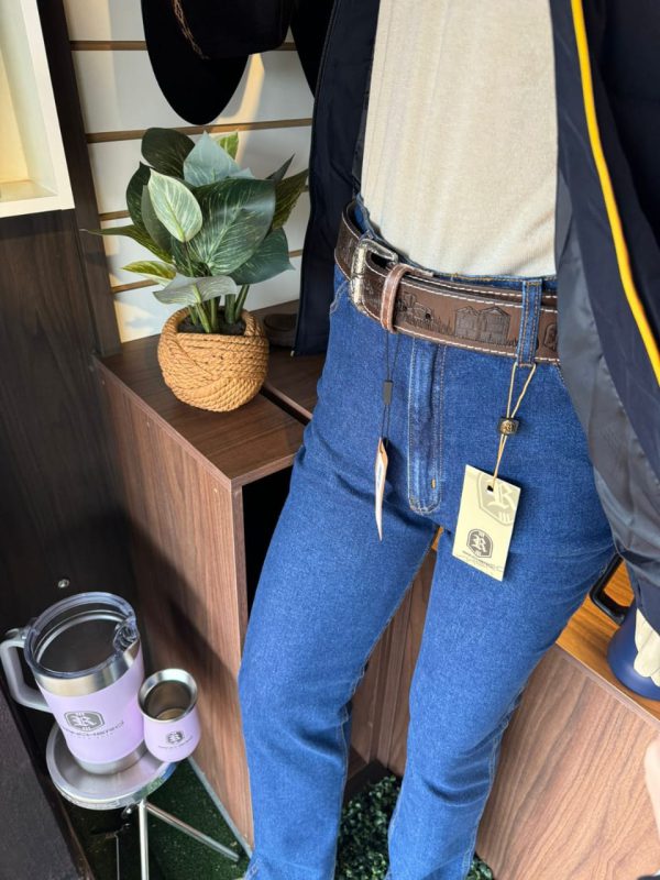 Pantalón jeans masculino.